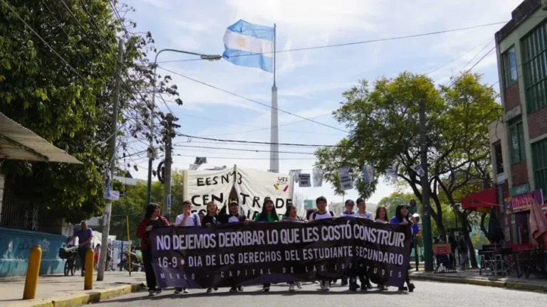 MERLO: 8va MARCHA DE LOS ESTUDIANTES